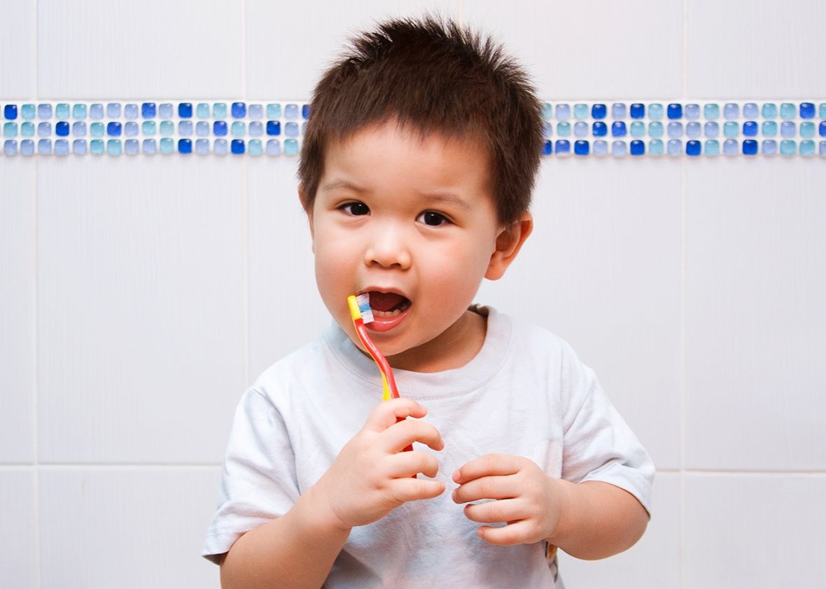4. Menggosok gigi sebelum tidur